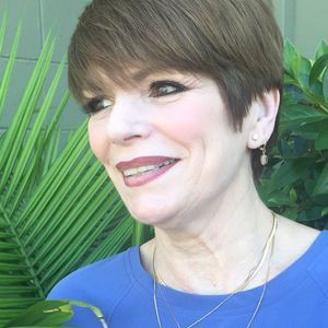 Meet your Posher, Lynda